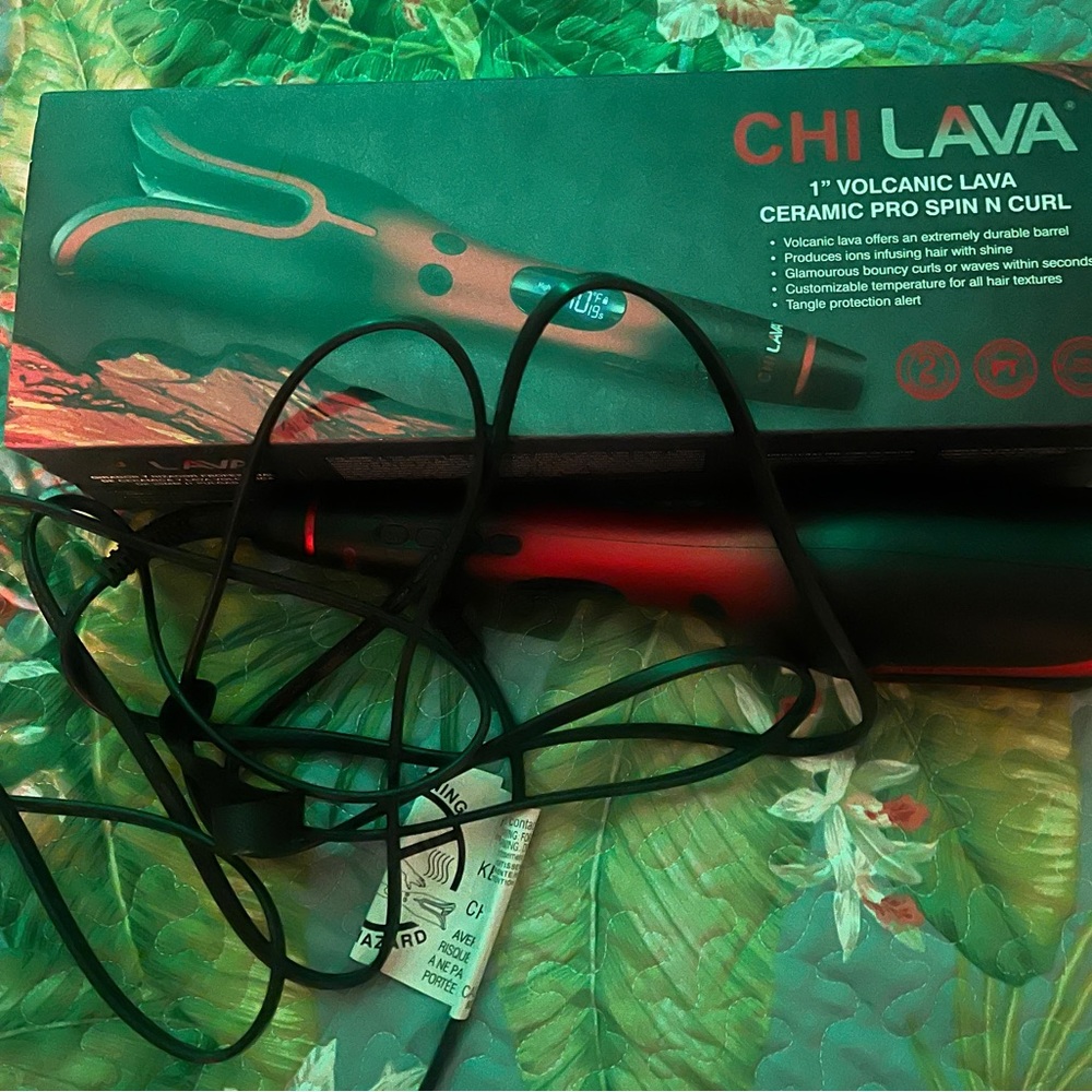 1” chi volcanic spin and curl with box - Picture 3 of 9
